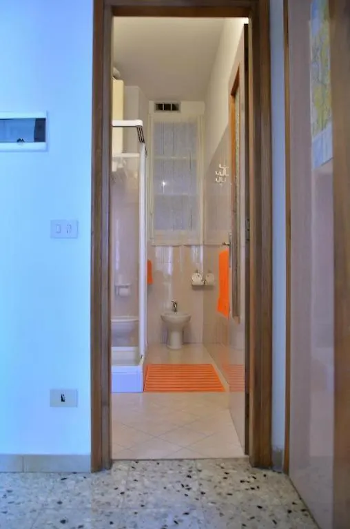 The Magic Lake - Apartment With Balcony And Lake View Colonno 0*,  إيطاليا